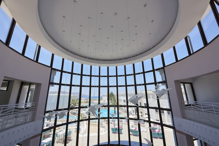 Entrance & Lobby