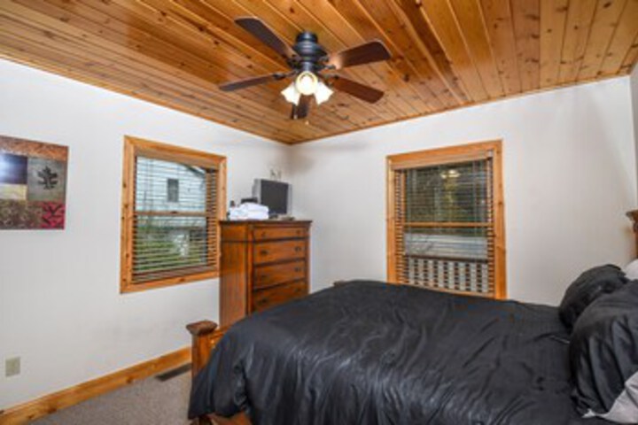 Room 33 of 34