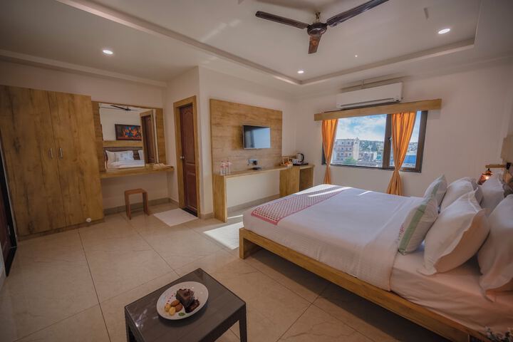Room 28 of 65