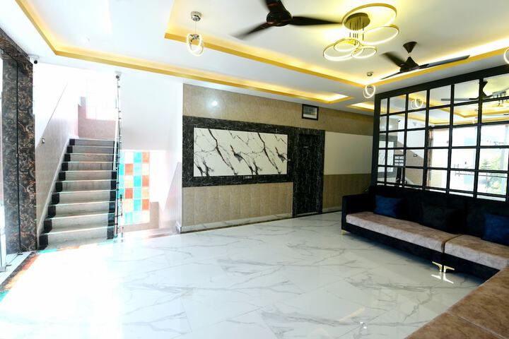 Hotel Interior 4 of 28