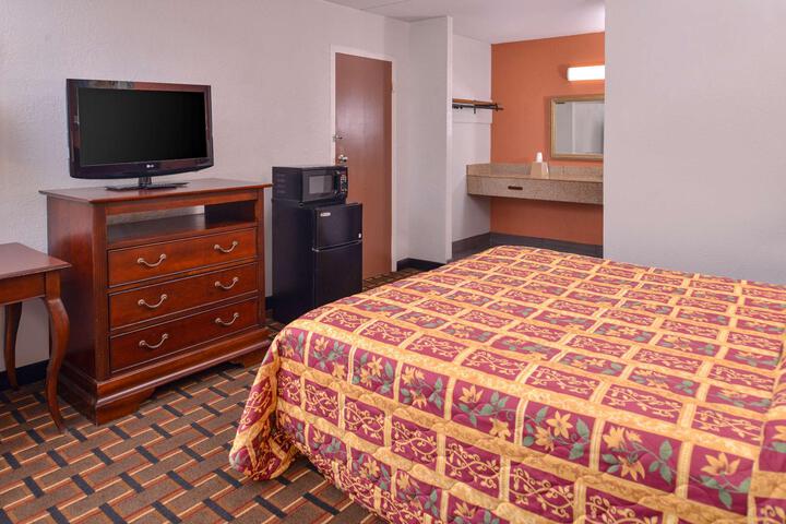 Standard | King Bed (4 of 13)