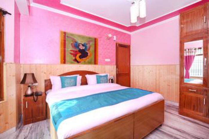 Room 13 of 26