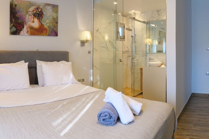 Room 2 of 41