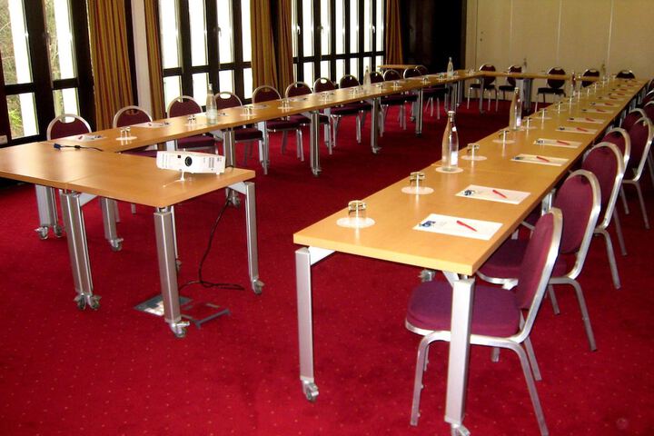 Ballroom/Hall 28 of 38