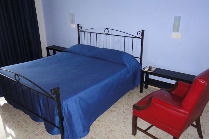 Room 3 of 22