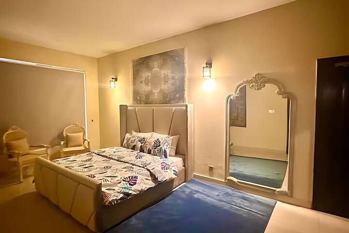 Room 2 of 31