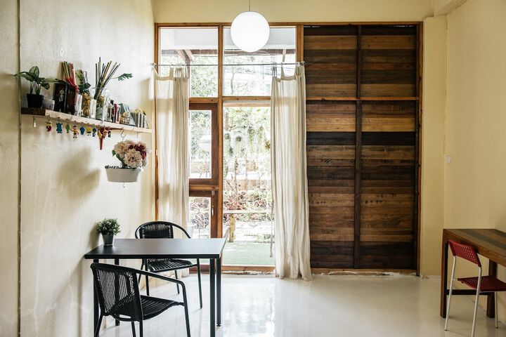 Room 9 of 20
