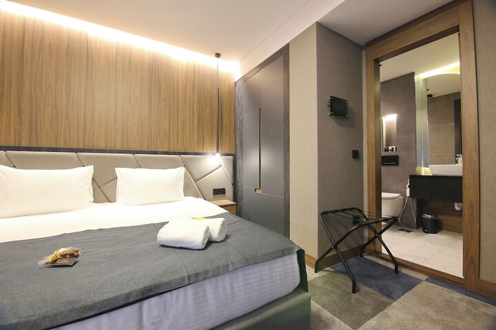 Room 22 of 100