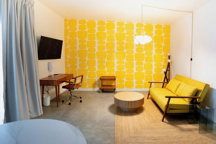 Room 26 of 68