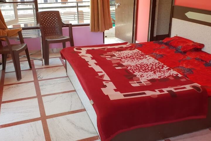 Room 6 of 19