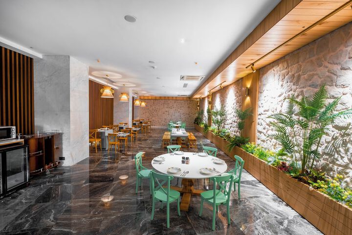 Dining 91 of 152