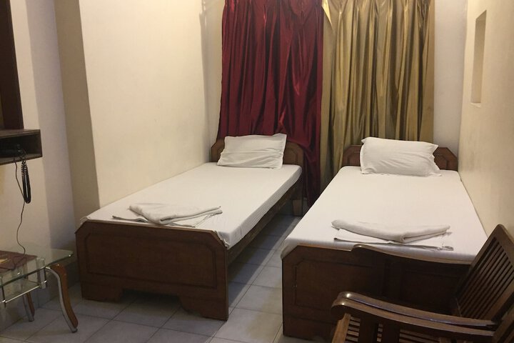 Room 15 of 83