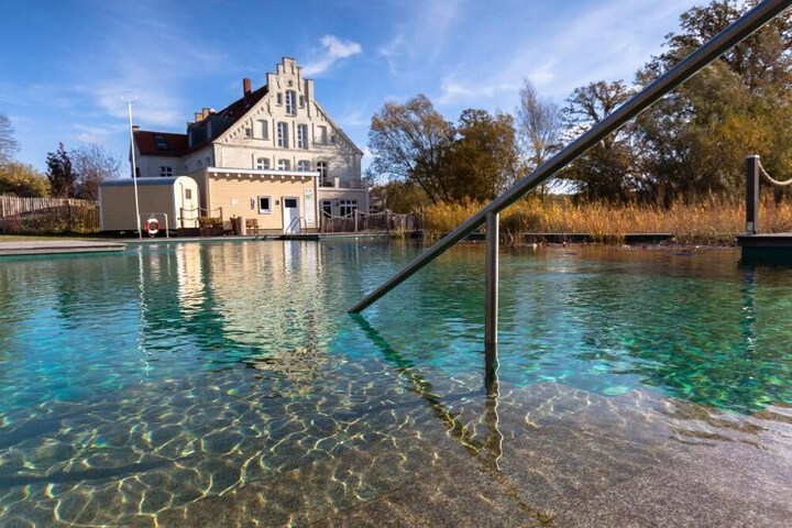 Pool 58 of 71