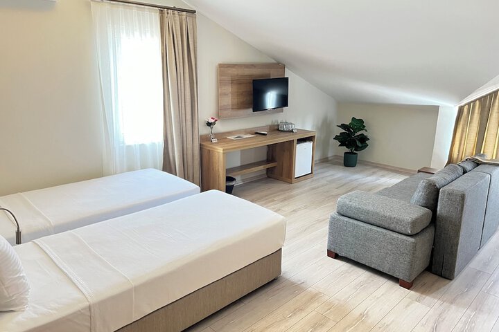 Room 47 of 122