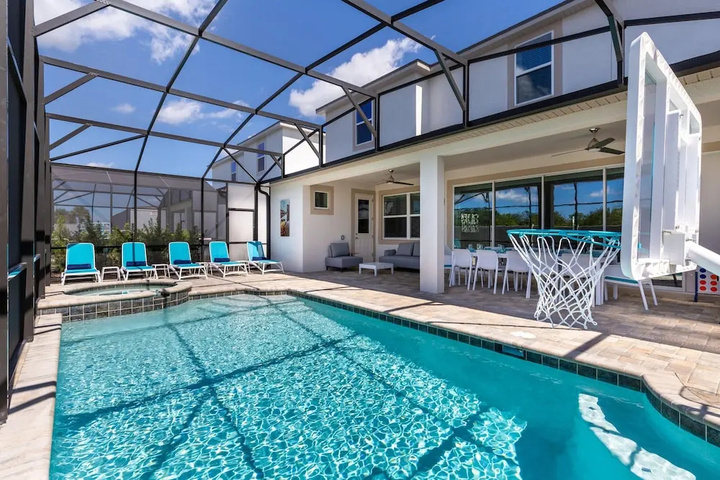 Pool 13 of 30