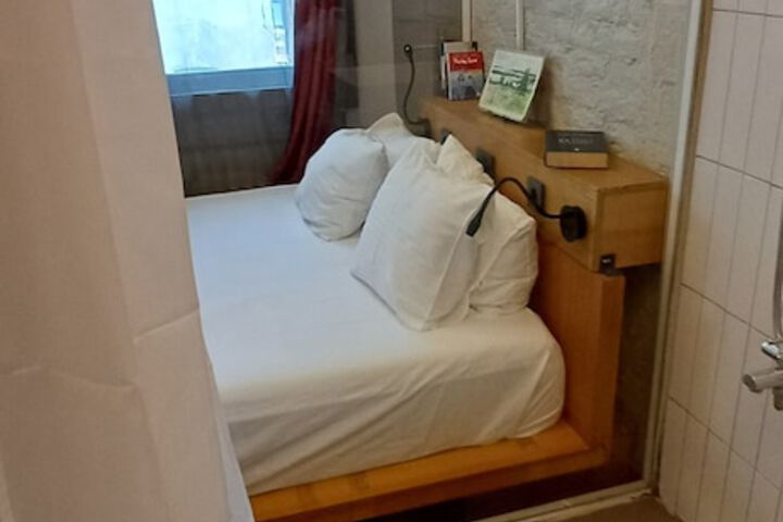 Room 45 of 73