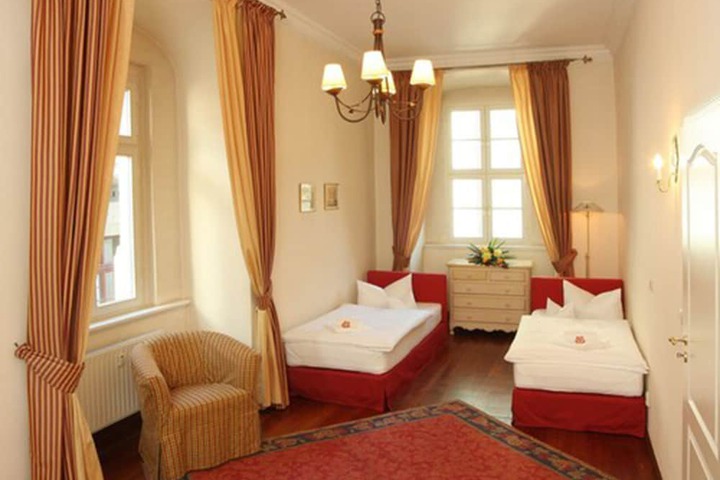 Room 10 of 56