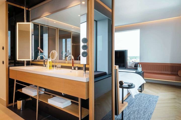 Room 59 of 112