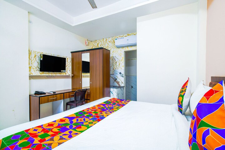Room 7 of 25