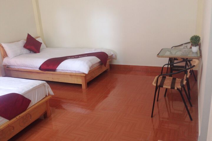 Room 9 of 104