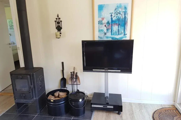 Room 4 of 15