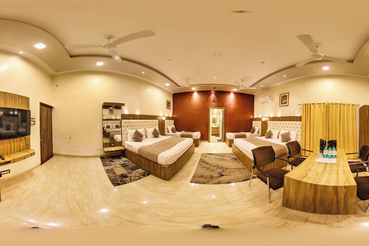 Room 16 of 77
