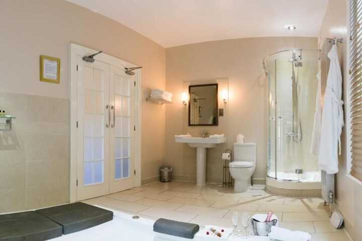 Room 16 of 29
