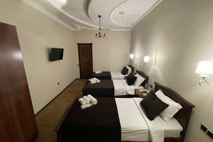 Room 6 of 23