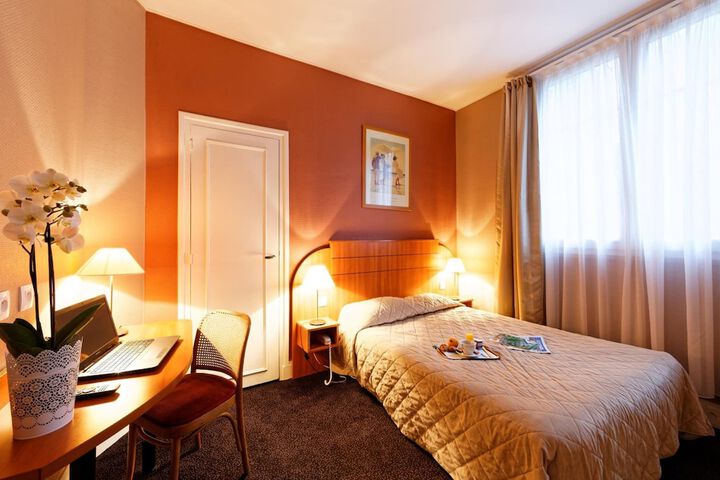 Room 15 of 50
