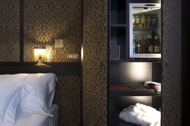 Room 34 of 181