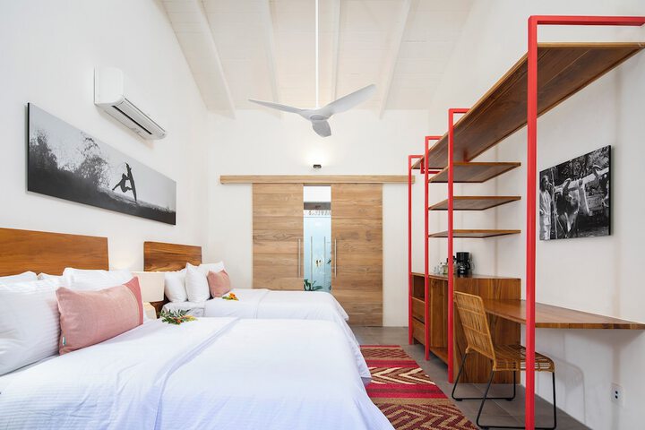 Room 28 of 114