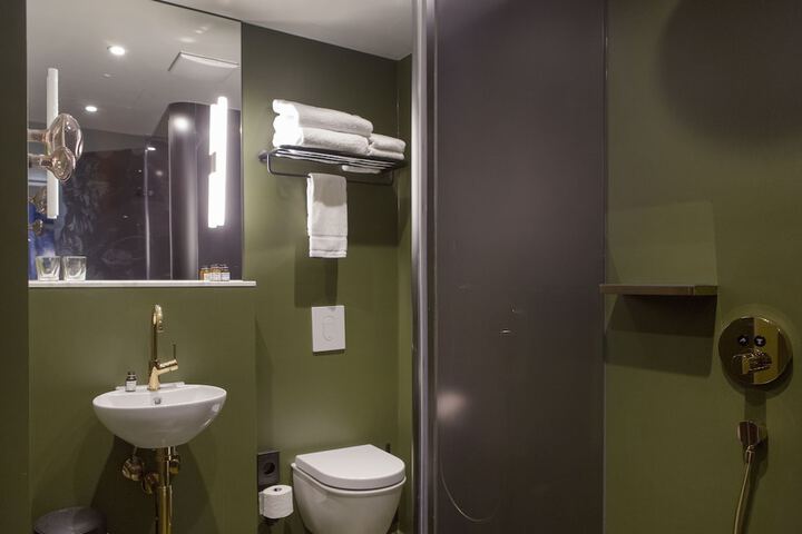 Bathroom Photo