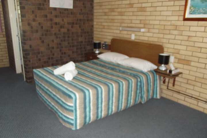 Room 6 of 34