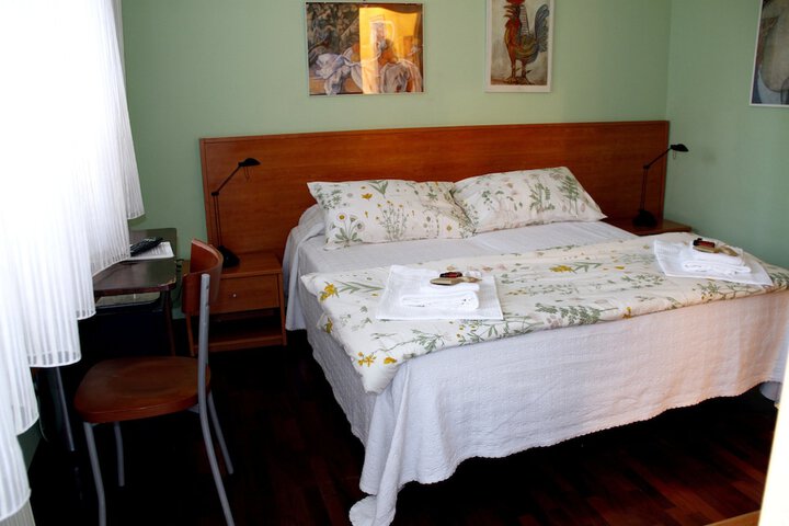 Room 9 of 23
