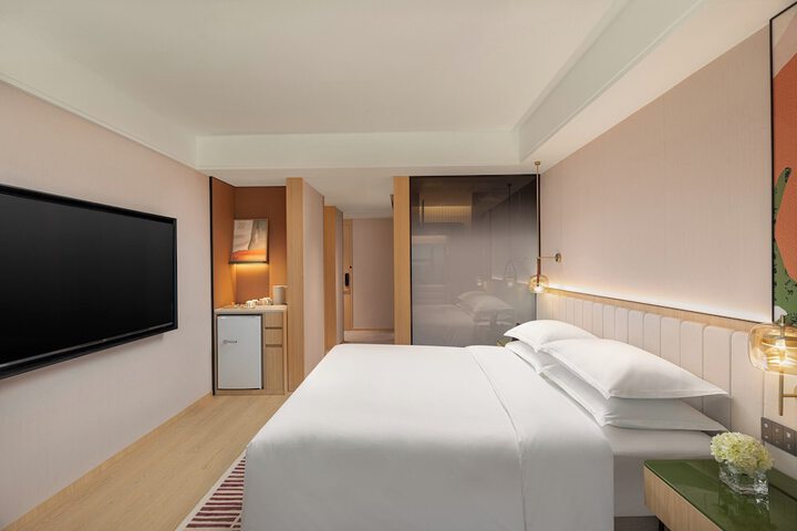 Room 15 of 53