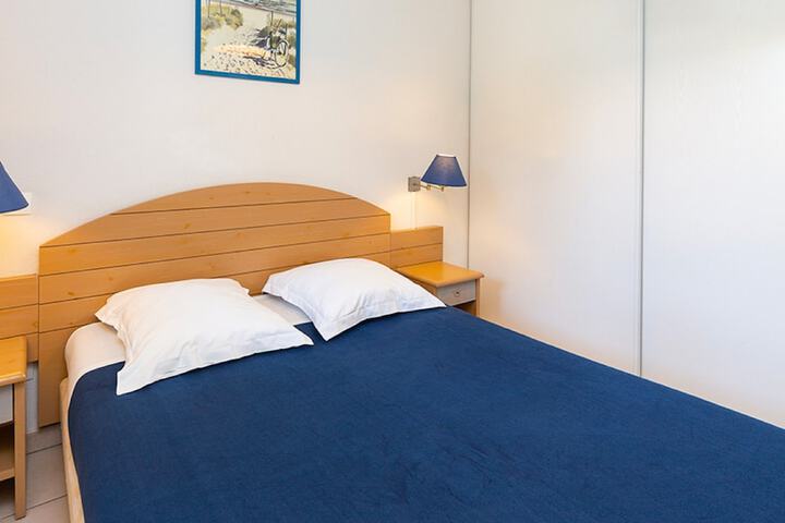 Room 4 of 35
