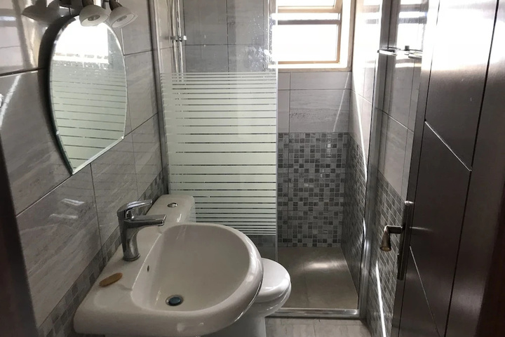 Room 8 of 20