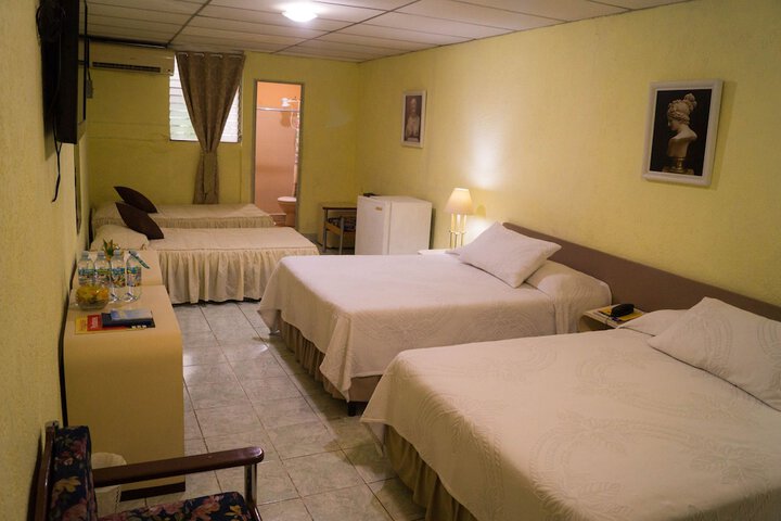 Room 16 of 80