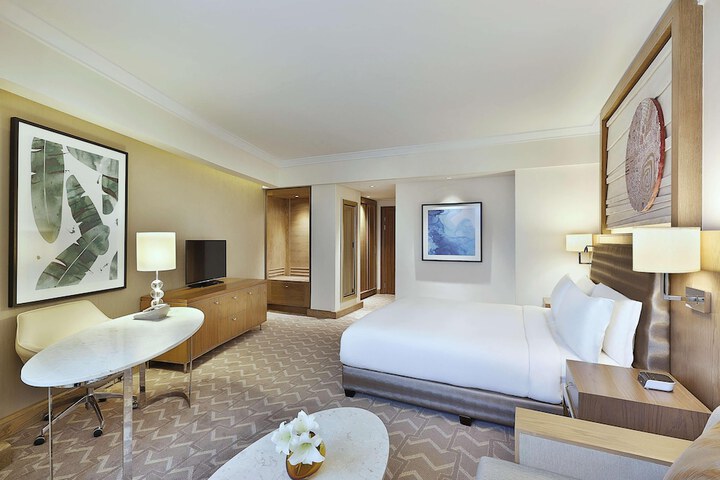Room 52 of 117
