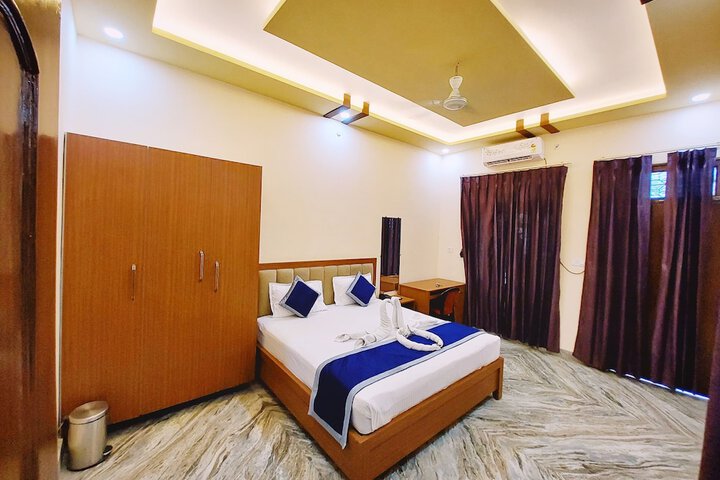 Room 2 of 11
