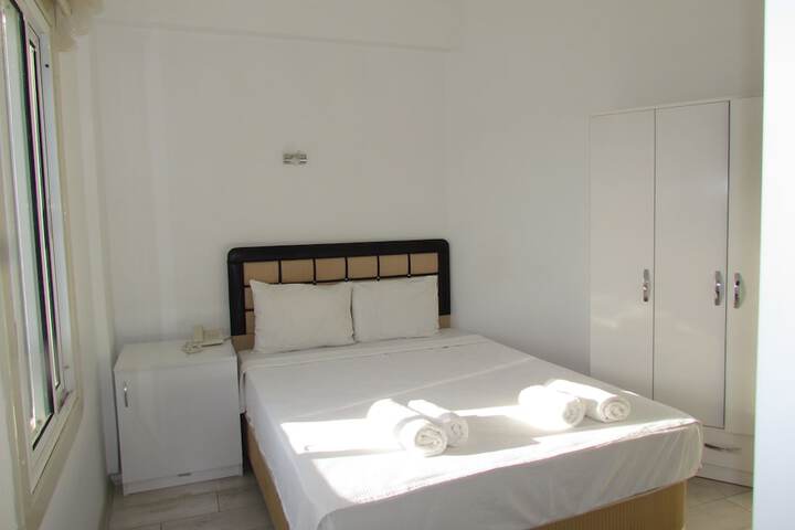 Room 12 of 48
