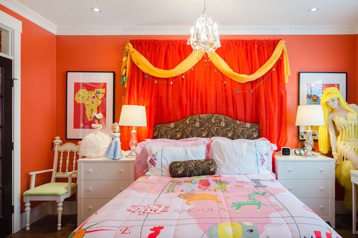 Room 5 of 85