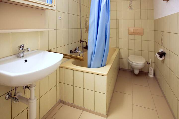 Room 20 of 35