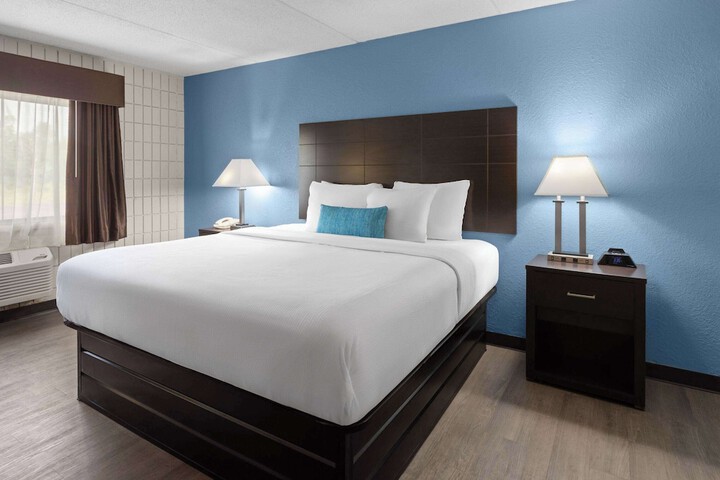 Room 14 of 52