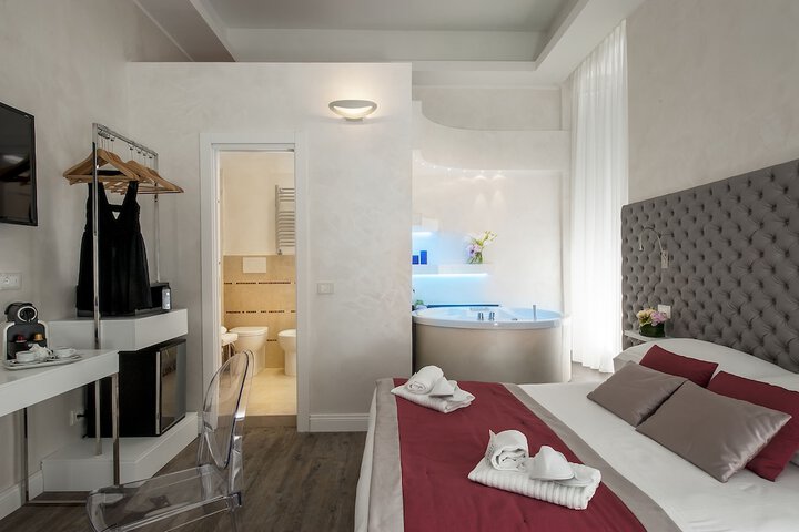 Room 72 of 94