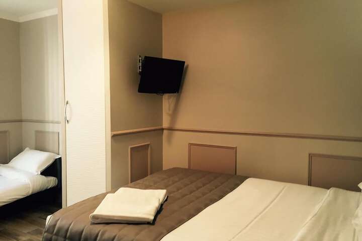 Room 27 of 60