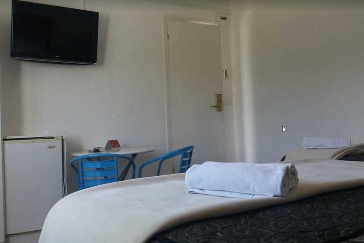 Room 16 of 48
