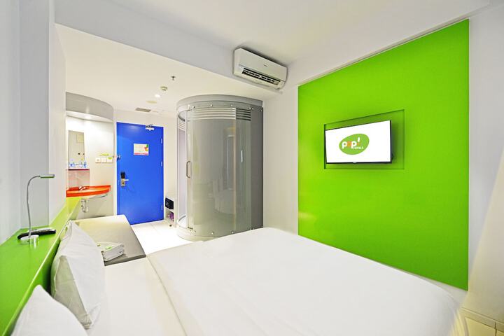 Room 14 of 36