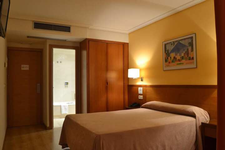 Room 19 of 46