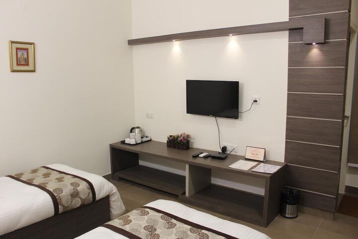 Room 14 of 53